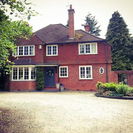 Rosemead Guest House Claygate Exteriör bild